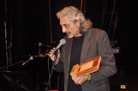 Gaetano Longo, Console Onorario di Colombia, con il Premio conferito dalla Giuria al film "Postales Colombianas" di Ricardo Coral Dorado (Colombia)
